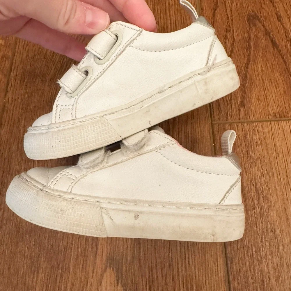 GAP Kids Toddler Girl‎ White Fasten Sneakers Size 5 GUC